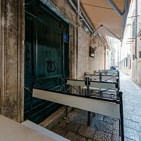 Vera * Dubrovnik